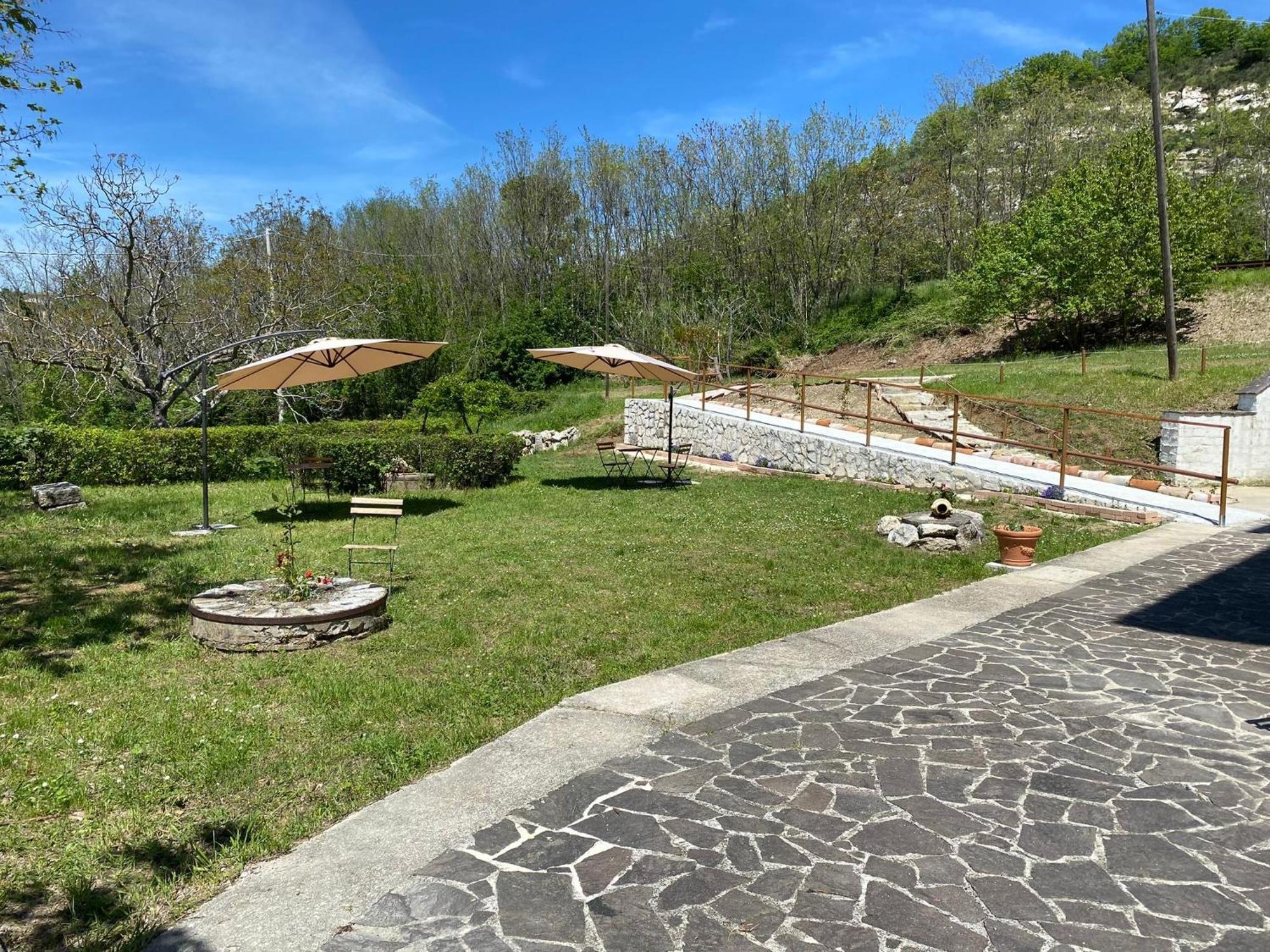Bed&Breakfast La Ginestra Abbateggio Esterno foto